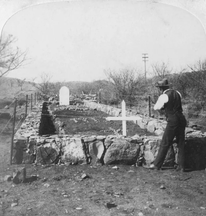 Framed Print : Where the fallen heroes lie, foot of Harts Hill, Colenso, South Africa, Boer War, 1901. Artist: Underwood & Underwood Framed Print : Where the fallen heroes lie, foot of Harts Hill, Colenso, South Africa, Boer War, 1901. Artist: Underwood & Underwood