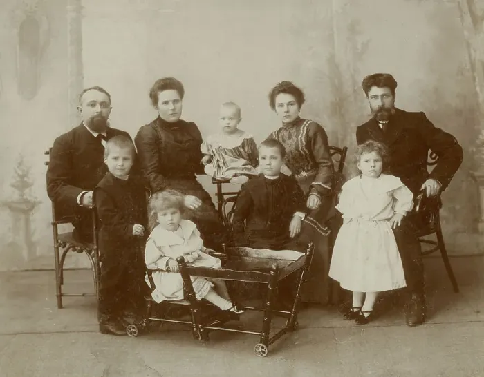 Framed Print : The family of the builder of the Trans-Siberian railway, Usevich, with friends, 1900. Creator: Unknown Framed Print : The family of the builder of the Trans-Siberian railway, Usevich, with friends, 1900. Creator: Unknown
