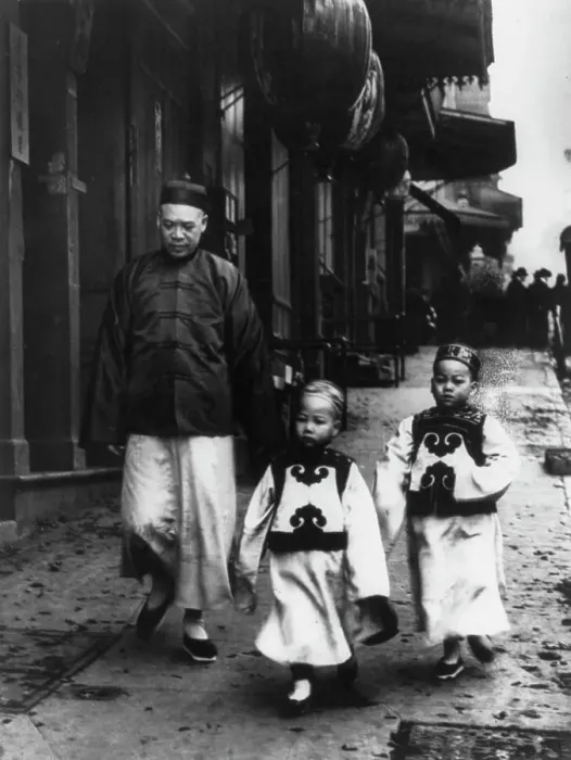 Framed Print : A family from the Consulate, San Francisco Chinatown, 1904. Creator: Arnold Genthe Framed Print : A family from the Consulate, San Francisco Chinatown, 1904. Creator: Arnold Genthe