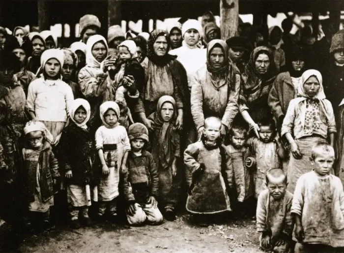 Framed Print : Famine in the Volga Valley, Russia, c1921-c1922 Framed Print : Famine in the Volga Valley, Russia, c1921-c1922