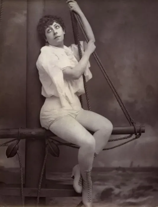 Framed Print : Fannie Leslie, British singer and actress, 1882 Framed Print : Fannie Leslie, British singer and actress, 1882