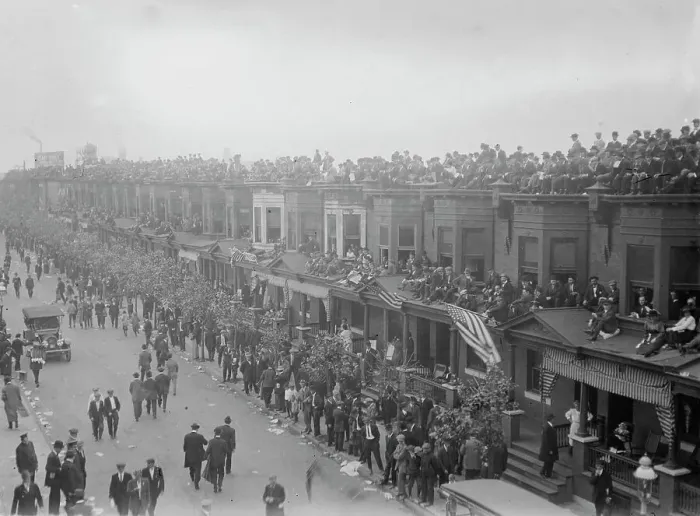Framed Print : Fans on buildings outside Shibe Park, Philadelphia, during 1913 World Series (baseball), 1913. Creator: Bain News Service Framed Print : Fans on buildings outside Shibe Park, Philadelphia, during 1913 World Series (baseball), 1913. Creator: Bain News Service