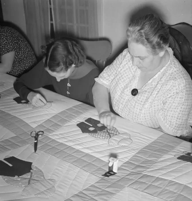Framed Print : Farm women working on quilt, near West Carlton, Yamhill County, Oregon, 1939. Creator: Dorothea Lange Framed Print : Farm women working on quilt, near West Carlton, Yamhill County, Oregon, 1939. Creator: Dorothea Lange