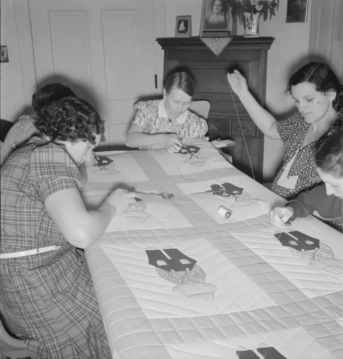 Framed Print : Farm women working on quilt, near West Carlton, Yamhill County, Oregon, 1939. Creator: Dorothea Lange Framed Print : Farm women working on quilt, near West Carlton, Yamhill County, Oregon, 1939. Creator: Dorothea Lange
