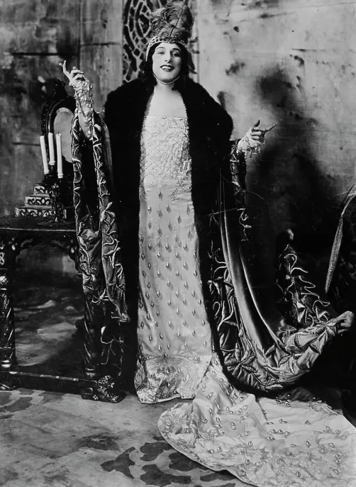 Framed Print : Farrar - Reine Fiamette, between c1920 and c1925. Creator: Bain News Service Framed Print : Farrar - Reine Fiamette, between c1920 and c1925. Creator: Bain News Service