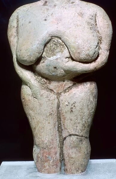 Fat lady statuette, (3500-2300 BC)