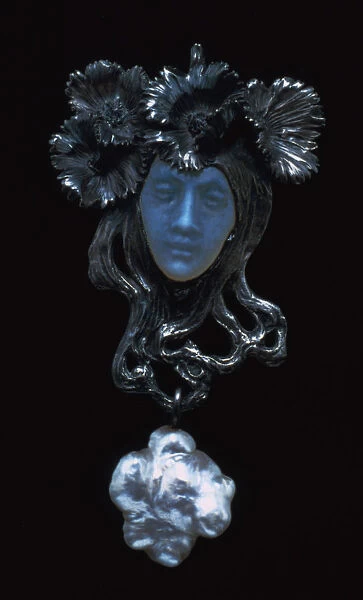 Female face pendant, c1898-1900. Artist: Rene Lalique