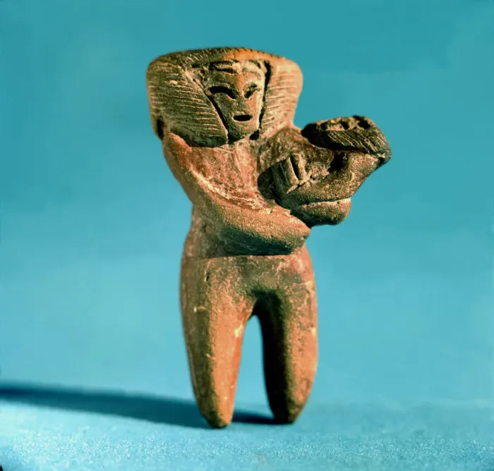 Framed Print : Female Figure with a newborn in arms, from a rubbish dump excavated near the town of Valdivia Framed Print : Female Figure with a newborn in arms, from a rubbish dump excavated near the town of Valdivia