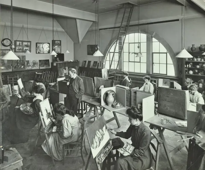 Framed Print : Female students painting still lifes, Hammersmith School of Arts and Crafts, London, 1910 Framed Print : Female students painting still lifes, Hammersmith School of Arts and Crafts, London, 1910