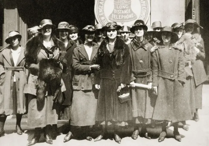 Framed Print : Female telephone operators on strike in Boston, Massachusetts, USA, 1919 Framed Print : Female telephone operators on strike in Boston, Massachusetts, USA, 1919