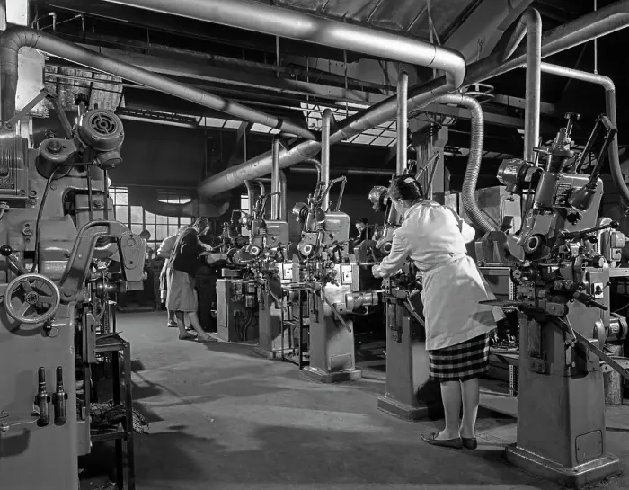 Framed Print : Female workers sharpening saw blades, Sheffield, South Yorkshire, 1963 Framed Print : Female workers sharpening saw blades, Sheffield, South Yorkshire, 1963
