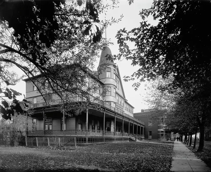Framed Print : Fenton House, Mt. Clemens, between 1880 and 1899. Creator: Unknown Framed Print : Fenton House, Mt. Clemens, between 1880 and 1899. Creator: Unknown