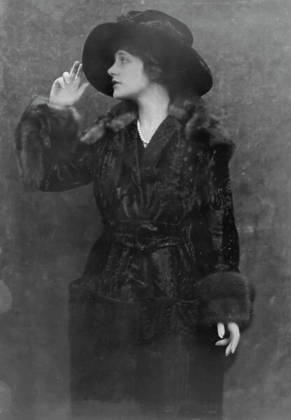 Ferguson, Elsie, Miss, portrait photograph, not before 1921 Sept. 15. Creator: Arnold Genthe