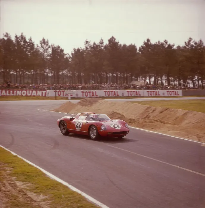 Framed Print : A Ferrari 250 P at Le Mans, France, 1963 Framed Print : A Ferrari 250 P at Le Mans, France, 1963
