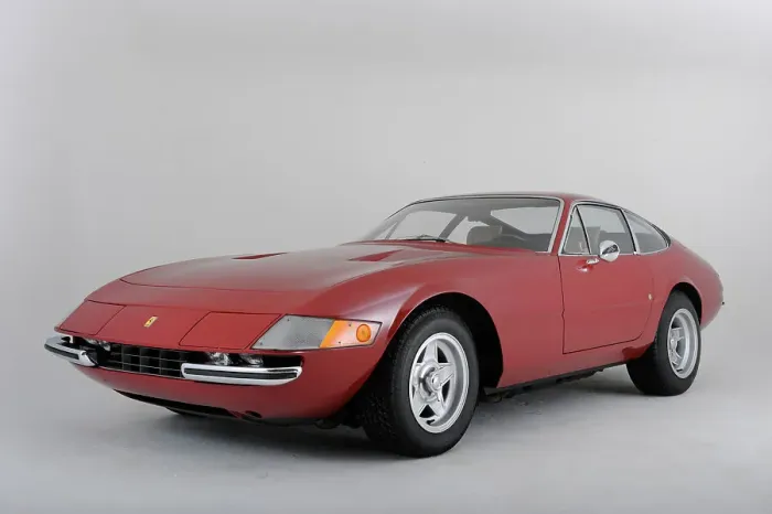 Framed Print : Ferrari 365 GTB 1972. Artist: Simon Clay Framed Print : Ferrari 365 GTB 1972. Artist: Simon Clay