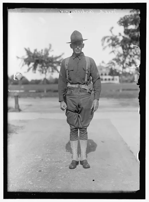 Framed Print : Field Artillery, between 1910 and 1917. Creator: Harris & Ewing. Field Artillery, between 1910 and 1917. Creator: Harris & Ewing Framed Print : Field Artillery, between 1910 and 1917. Creator: Harris & Ewing. Field Artillery, between 1910 and 1917. Creator: Harris & Ewing