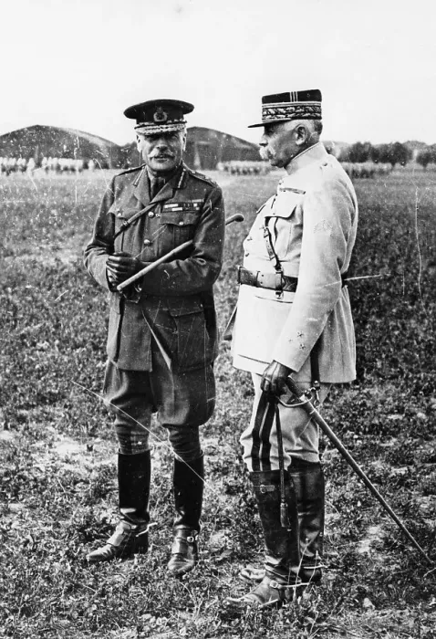 Framed Print : Field Marshal Sir Douglas Haig and General Francois Anthoine, WWI, c1914-c1918. Creator: Unknown Framed Print : Field Marshal Sir Douglas Haig and General Francois Anthoine, WWI, c1914-c1918. Creator: Unknown