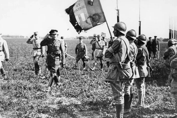 Framed Print : Field Marshal Sir Douglas Haig saluting an Infantry flag, WWI, c1914-c1918 Framed Print : Field Marshal Sir Douglas Haig saluting an Infantry flag, WWI, c1914-c1918
