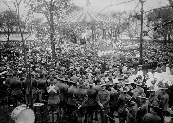 Framed Print : Field Mass, 30 May 1918. Creator: Bain News Service Framed Print : Field Mass, 30 May 1918. Creator: Bain News Service