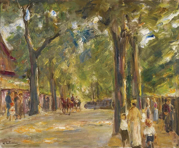 Figures on the Grosse Seestrasse in Wannsee