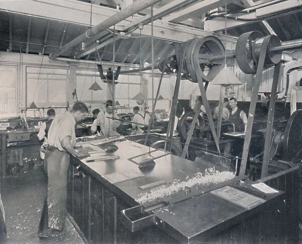 Final Operations in the Foundry. Trimming the Plates and Finishing, 1917