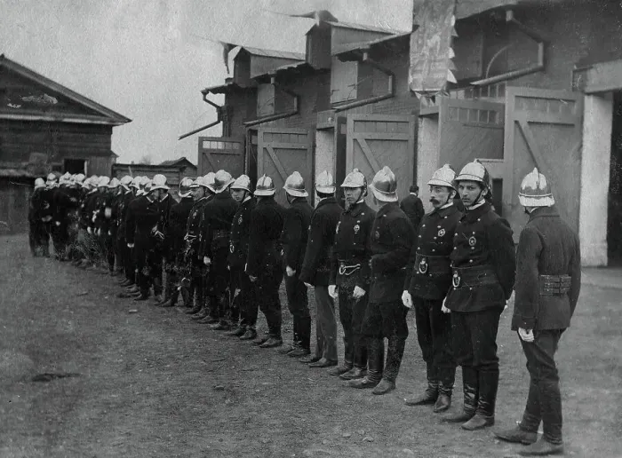 Framed Print : The fire brigade of the voluntary fire society near its building on Arsenalnaya Street, 1908. Creator: Unknown Framed Print : The fire brigade of the voluntary fire society near its building on Arsenalnaya Street, 1908. Creator: Unknown