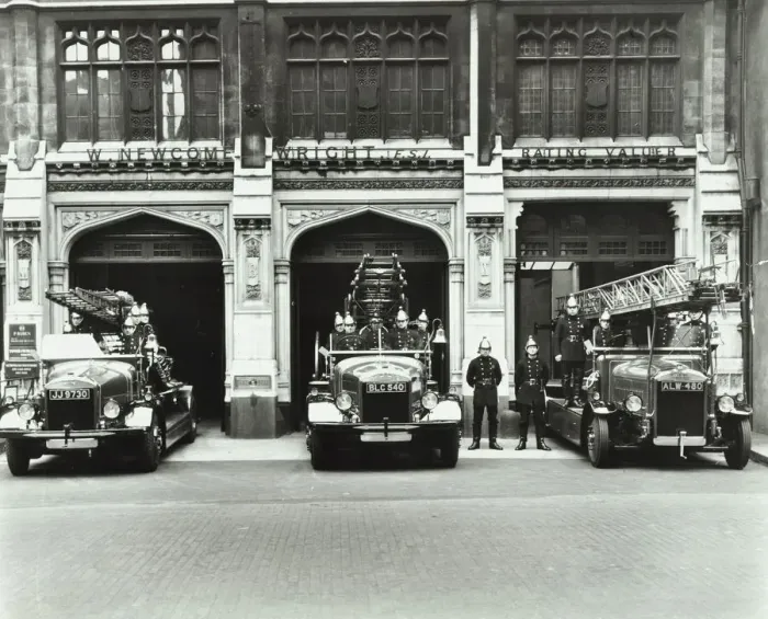 Framed Print : Firemen outside Bishopsgate Fire Station, Bishopsgate, City of London, 1908 Framed Print : Firemen outside Bishopsgate Fire Station, Bishopsgate, City of London, 1908