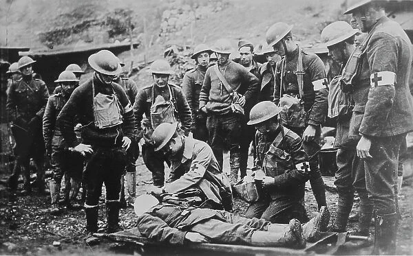 First Aid at Front in France to U.S. soldiers, 1918 or 1919. Creator: Bain News Service