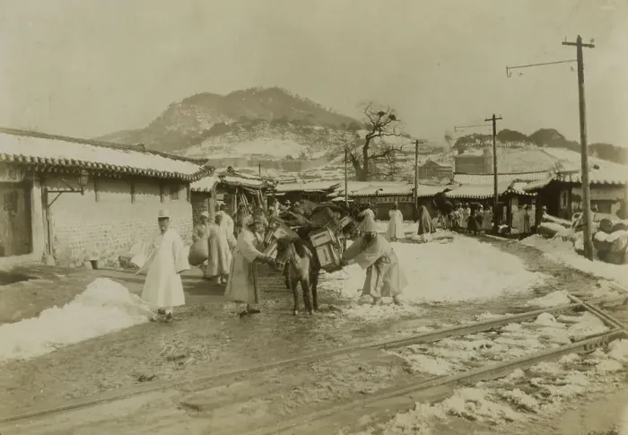 Framed Print : First arrival pack horses, Seoul, bound north, c1904. Creator: Robert Lee Dunn Framed Print : First arrival pack horses, Seoul, bound north, c1904. Creator: Robert Lee Dunn