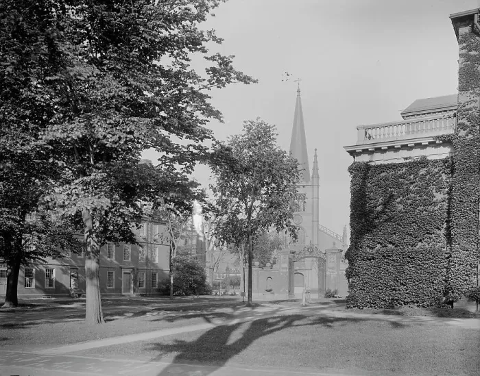 Framed Print : First Parish Church, thru Johnston gate, Cambridge, Mass. between 1900 and 1920. Creator: Unknown Framed Print : First Parish Church, thru Johnston gate, Cambridge, Mass. between 1900 and 1920. Creator: Unknown