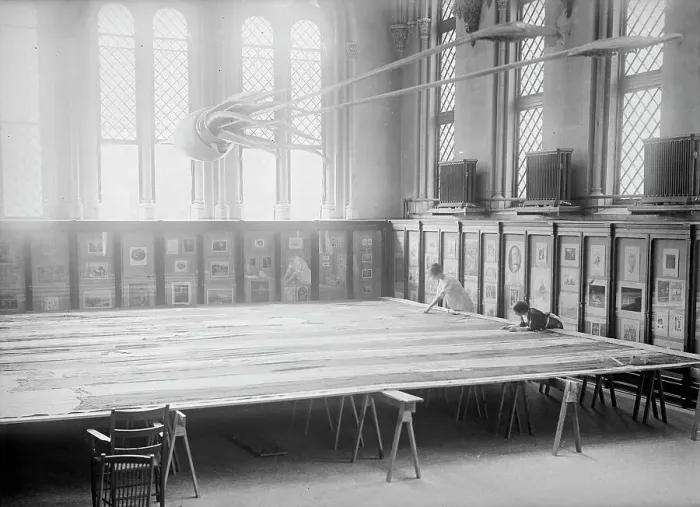 Framed Print : Flags - Huge American Flag, 1914. Creator: Harris & Ewing. Flags - Huge American Flag, 1914. Creator: Harris & Ewing Framed Print : Flags - Huge American Flag, 1914. Creator: Harris & Ewing. Flags - Huge American Flag, 1914. Creator: Harris & Ewing