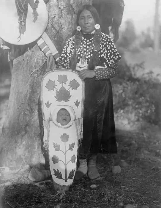 Framed Print : Flathead mother, c1910. Creator: Edward Sheriff Curtis Framed Print : Flathead mother, c1910. Creator: Edward Sheriff Curtis