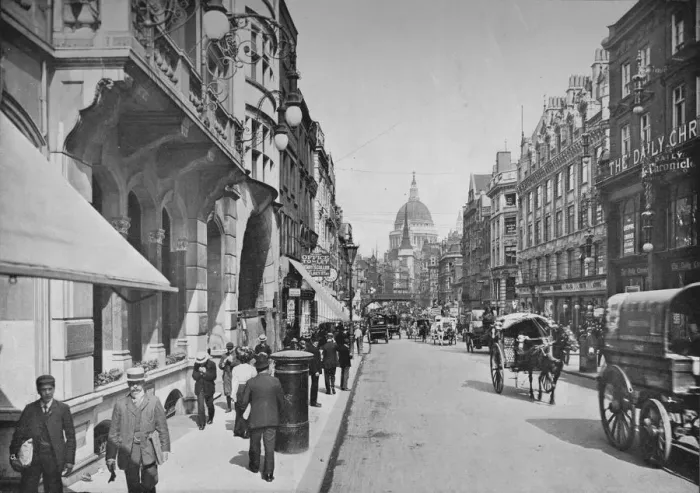 Framed Print : Fleet Street, City of London, c1900 (1911). Artist: Pictorial Agency Framed Print : Fleet Street, City of London, c1900 (1911). Artist: Pictorial Agency