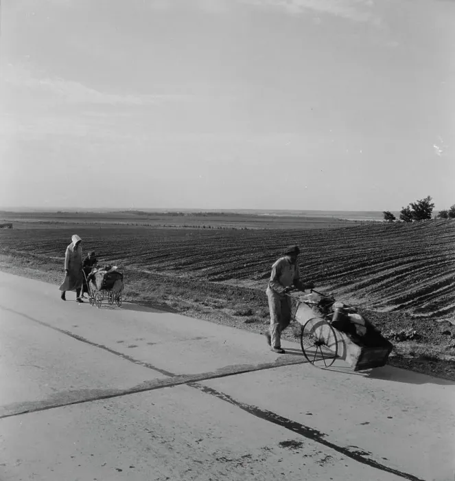 Framed Print : Flood refugee family near Memphis, Texas, 1937. Creator: Dorothea Lange Framed Print : Flood refugee family near Memphis, Texas, 1937. Creator: Dorothea Lange