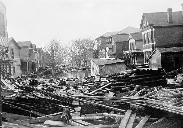 Flood Scenes, Dayton, Ohio?, 1913. Creator: Harris & Ewing. Flood Scenes, Dayton, Ohio?, 1913. Creator: Harris & Ewing