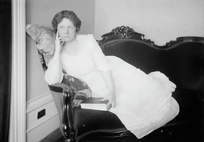 Framed Print : Florence Macbeth, between c1915 and c1920. Creator: Bain News Service Framed Print : Florence Macbeth, between c1915 and c1920. Creator: Bain News Service