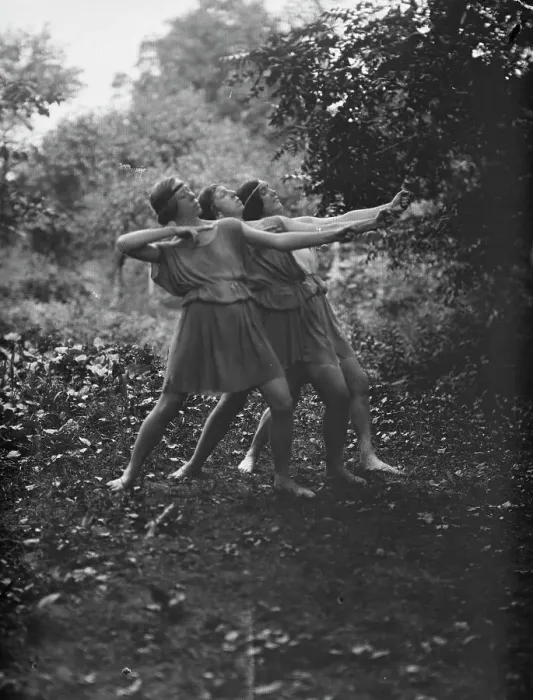 Framed Print : Florence Noyes dancers, between 1915 and 1918. Creator: Arnold Genthe Framed Print : Florence Noyes dancers, between 1915 and 1918. Creator: Arnold Genthe