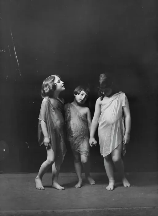Framed Print : Florence Noyes dancers, between 1915 and 1918. Creator: Arnold Genthe Framed Print : Florence Noyes dancers, between 1915 and 1918. Creator: Arnold Genthe