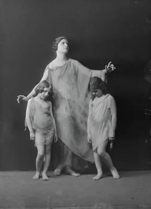 Framed Print : Florence Noyes dancers, between 1915 and 1918. Creator: Arnold Genthe Framed Print : Florence Noyes dancers, between 1915 and 1918. Creator: Arnold Genthe