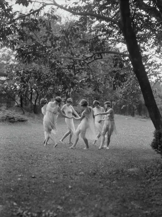 Framed Print : Florence Noyes dancers, between 1915 and 1918. Creator: Arnold Genthe Framed Print : Florence Noyes dancers, between 1915 and 1918. Creator: Arnold Genthe