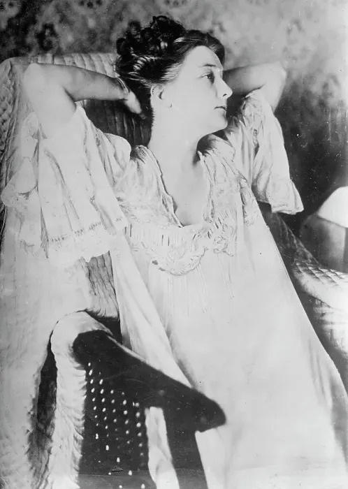 Framed Print : Florence Schenck, between c1910 and c1915. Creator: Bain News Service Framed Print : Florence Schenck, between c1910 and c1915. Creator: Bain News Service