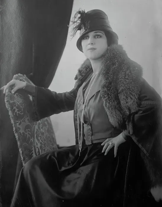Framed Print : Florence Walton, between c1915 and c1920. Creator: Bain News Service Framed Print : Florence Walton, between c1915 and c1920. Creator: Bain News Service
