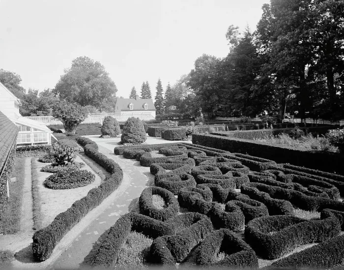 Framed Print : Flower gardens at Mt. Vernon, c.between 1910 and 1920. Creator: Unknown Framed Print : Flower gardens at Mt. Vernon, c.between 1910 and 1920. Creator: Unknown