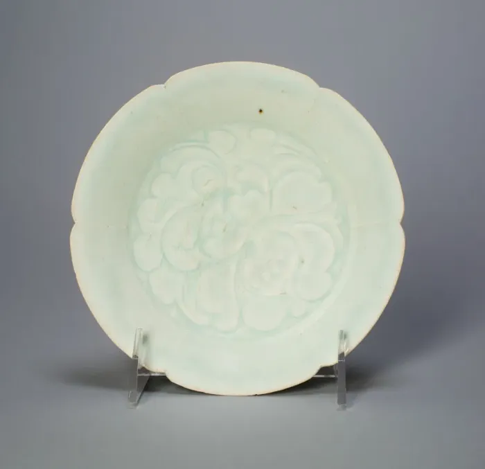 Framed Print : Foliate Bowl with Stylized Peony Spray, Northern Song dynasty (960-1127), 12th century Framed Print : Foliate Bowl with Stylized Peony Spray, Northern Song dynasty (960-1127), 12th century