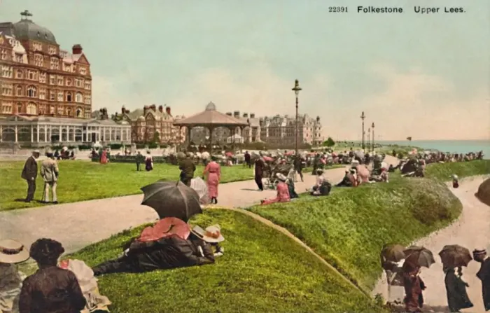 Framed Print : Folkestone. Upper Lees, late 19th-early 20th century Framed Print : Folkestone. Upper Lees, late 19th-early 20th century