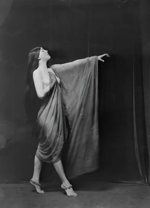Framed Print : Fontaine, Miss, 1918 Oct. 3. Creator: Arnold Genthe Framed Print : Fontaine, Miss, 1918 Oct. 3. Creator: Arnold Genthe