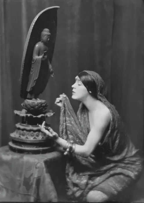 Framed Print : Fontaine, Miss, portrait photograph, 1917 May 23. Creator: Arnold Genthe Framed Print : Fontaine, Miss, portrait photograph, 1917 May 23. Creator: Arnold Genthe