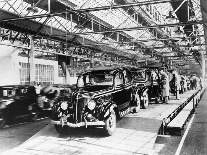 Framed Print : Ford factory, Dagenham, Essex, 1937 Framed Print : Ford factory, Dagenham, Essex, 1937