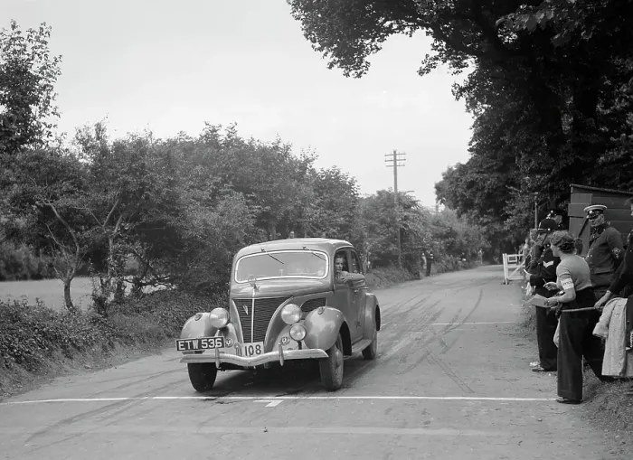 Framed Print : Ford V8 of J McEvoy, winner of a bronze award at the MCC Torquay Rally, July 1937