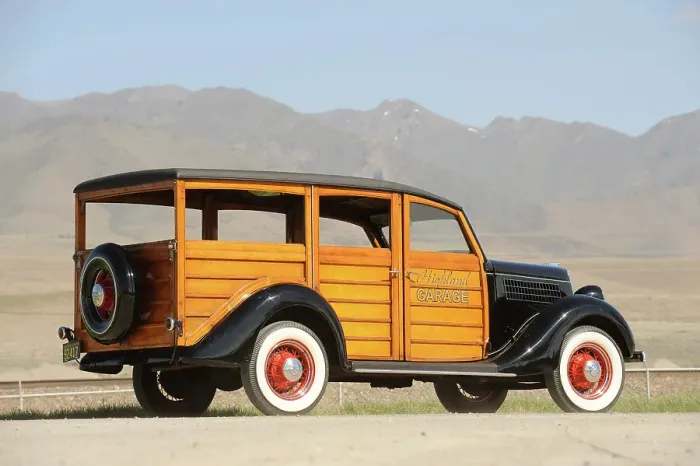 Framed Print : Ford woodie deluxe station wagon 1935. Artist: Simon Clay Framed Print : Ford woodie deluxe station wagon 1935. Artist: Simon Clay
